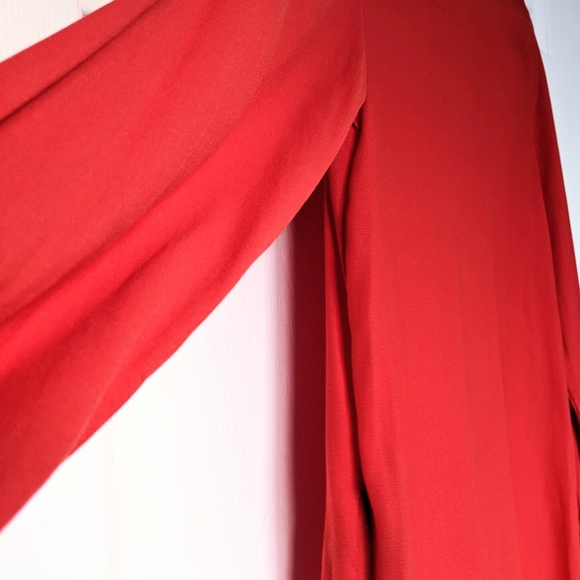 H&M Red Keyhole Long Bell Sleeve Party or Everyday Blouse w Top Button. 2. HP! - Picture 7 of 15